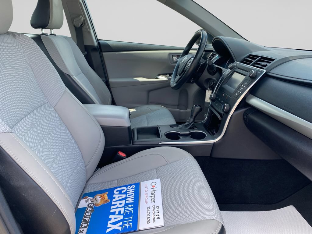 Used 2017 Toyota Camry SE FWD image 11