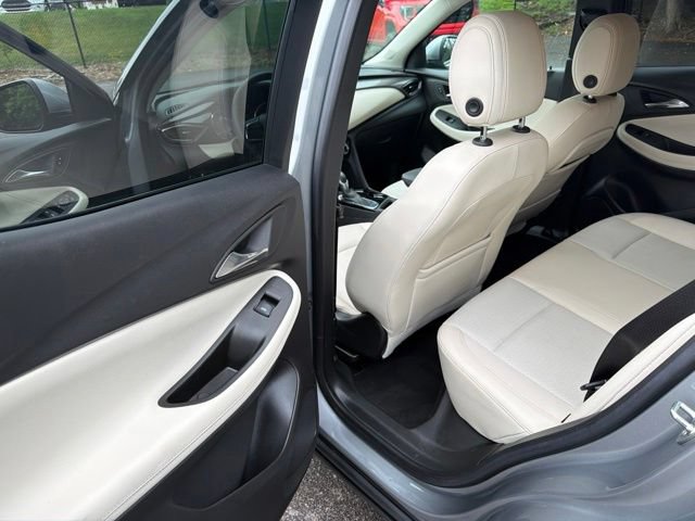 Used 2023 Buick Encore GX Preferred w/ Cold Weather Comfort Package FWD image 22