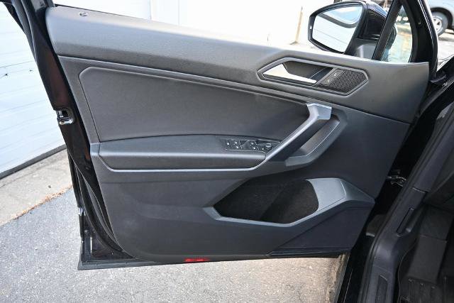 Used 2021 Volkswagen Tiguan SE image 18