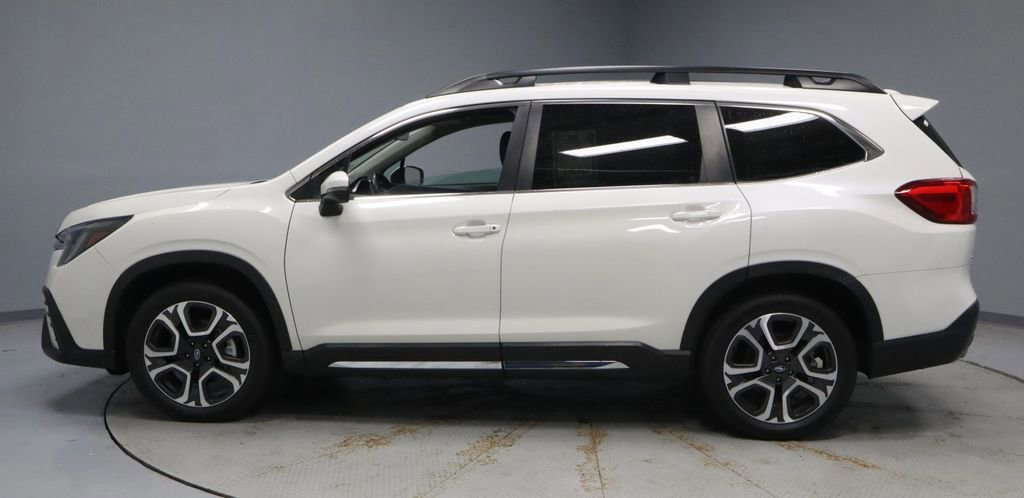 Used 2023 Subaru Ascent Limited AWD/4WD image 2