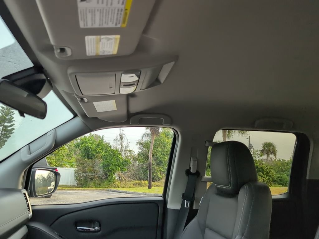 Used 2023 Nissan Frontier SV w/ SV Convenience Package image 11