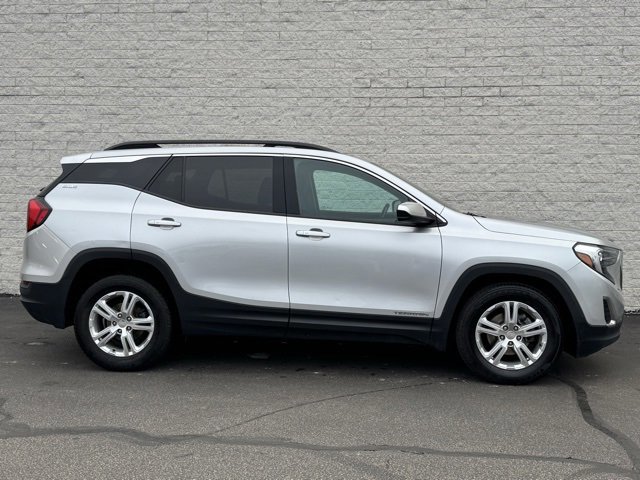 Used 2020 GMC Terrain SLE w/ Driver Convenience Package image 2