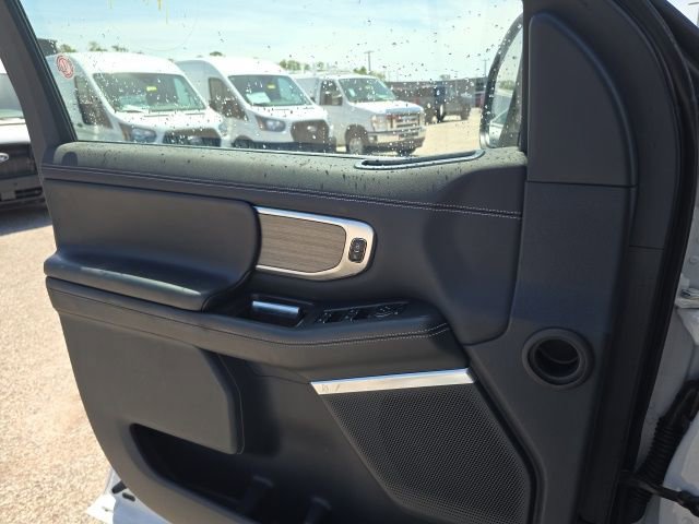 Certified 2025 Ford Expedition Platinum AWD/4WD image 11