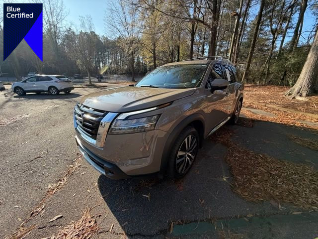 Used 2024 Nissan Pathfinder Platinum image 1
