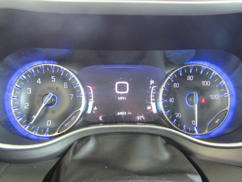 Used 2023 Chrysler Pacifica Touring-L FWD image 27