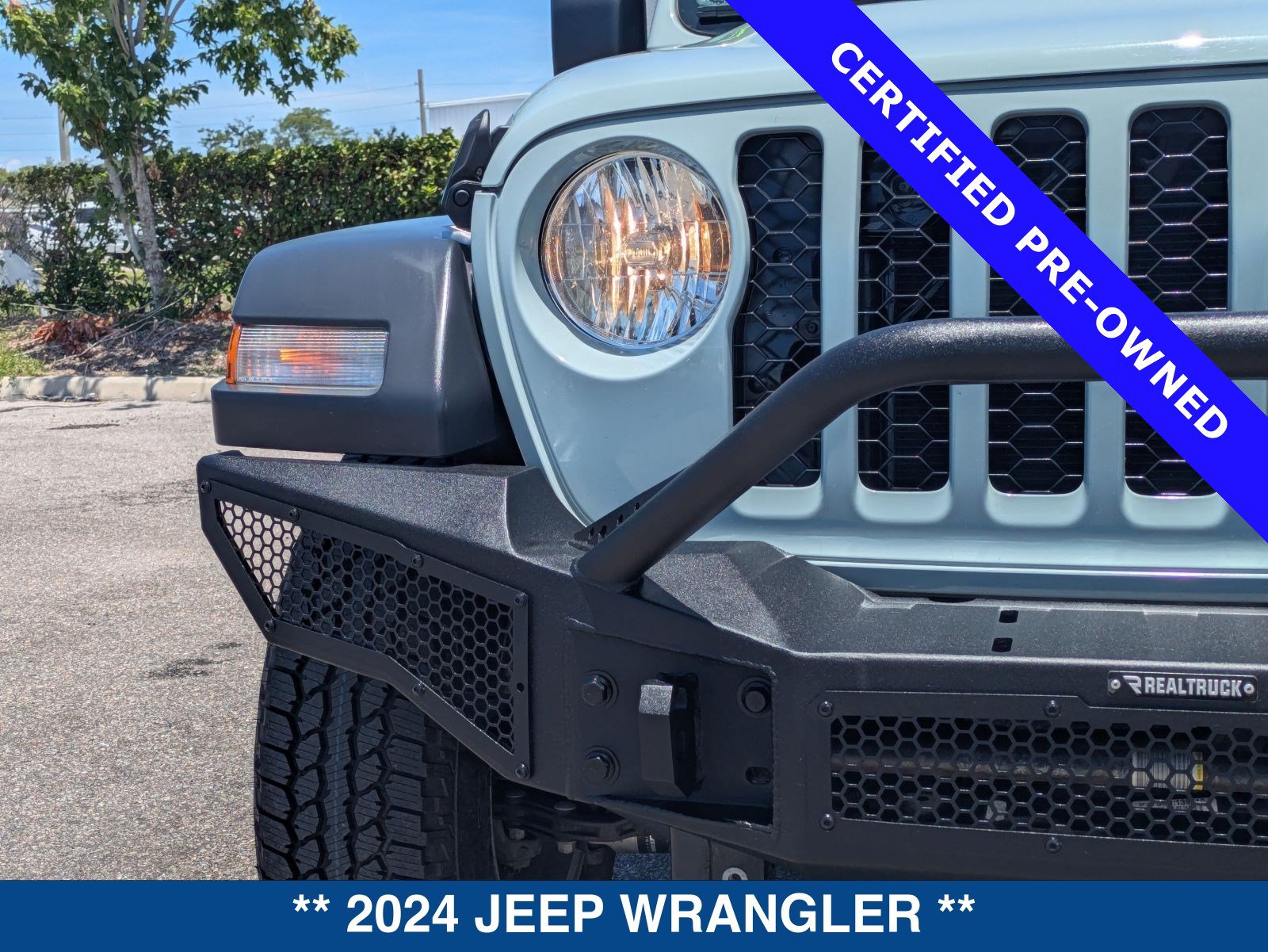 Used 2024 Jeep Wrangler Sport AWD/4WD image 9