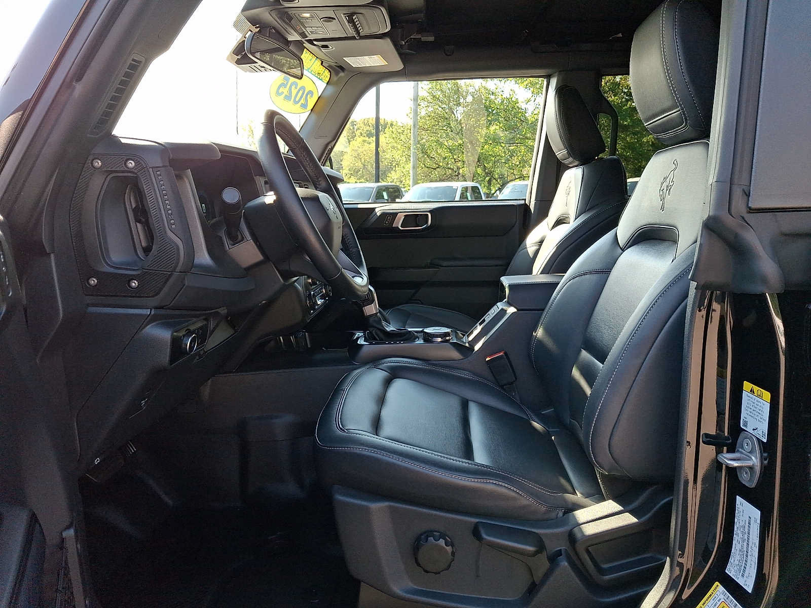 Certified 2025 Ford Bronco Big Bend w/ Black Diamond Package AWD/4WD image 13