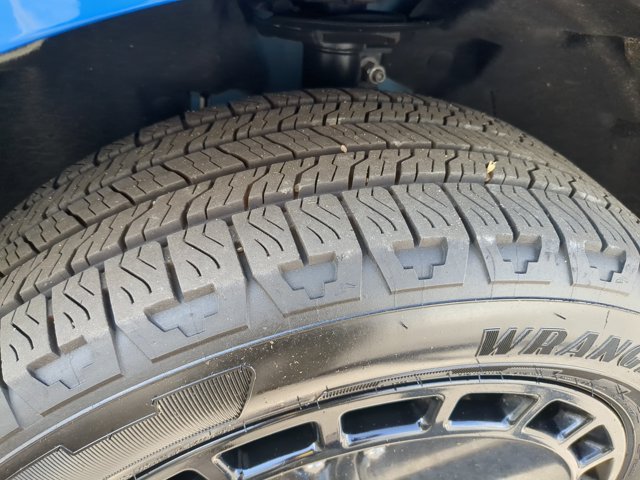Certified 2025 Ford Maverick Lobo AWD/4WD image 11