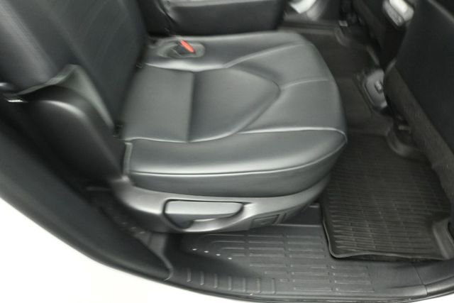 Used 2021 Toyota Highlander XLE AWD/4WD image 26