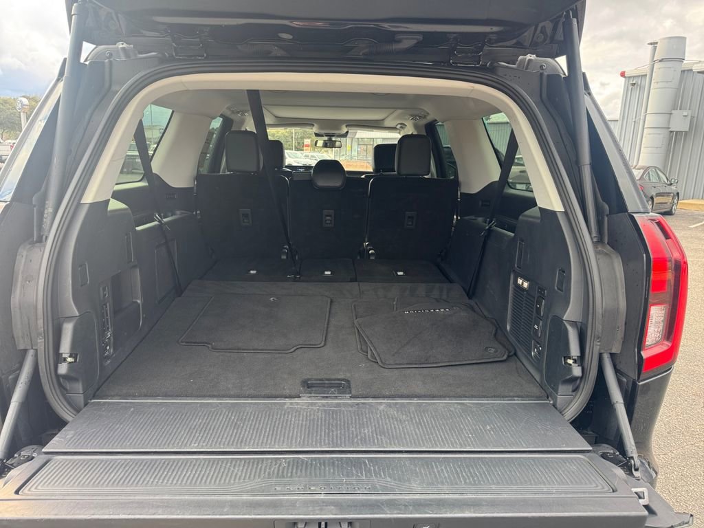 Certified 2025 Ford Expedition Max Platinum image 19