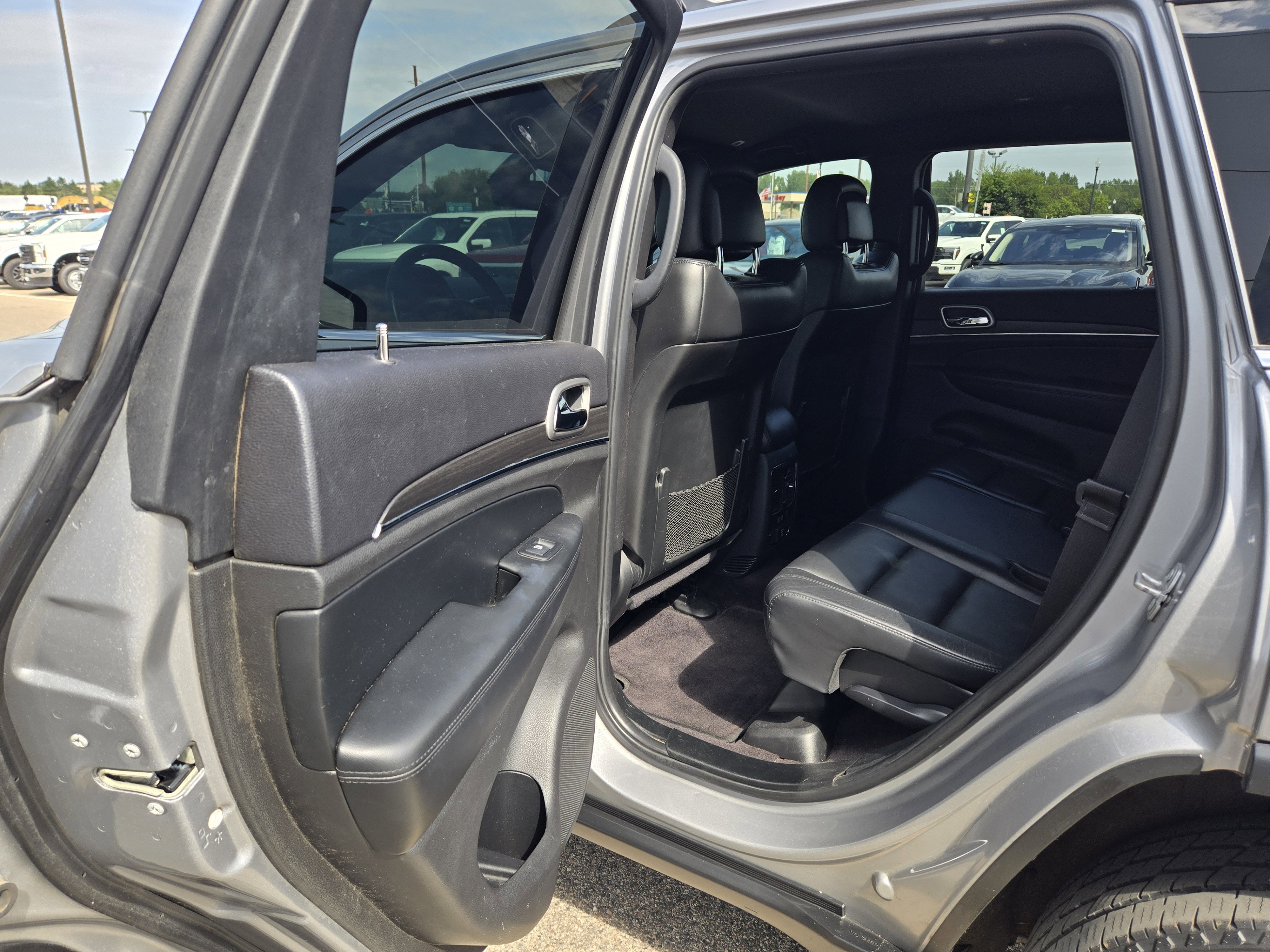 Used 2018 Jeep Grand Cherokee Limited image 12