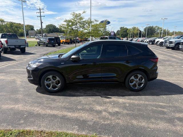 Certified 2023 Ford Escape ST-Line w/ Tech Pack #1 AWD/4WD image 5