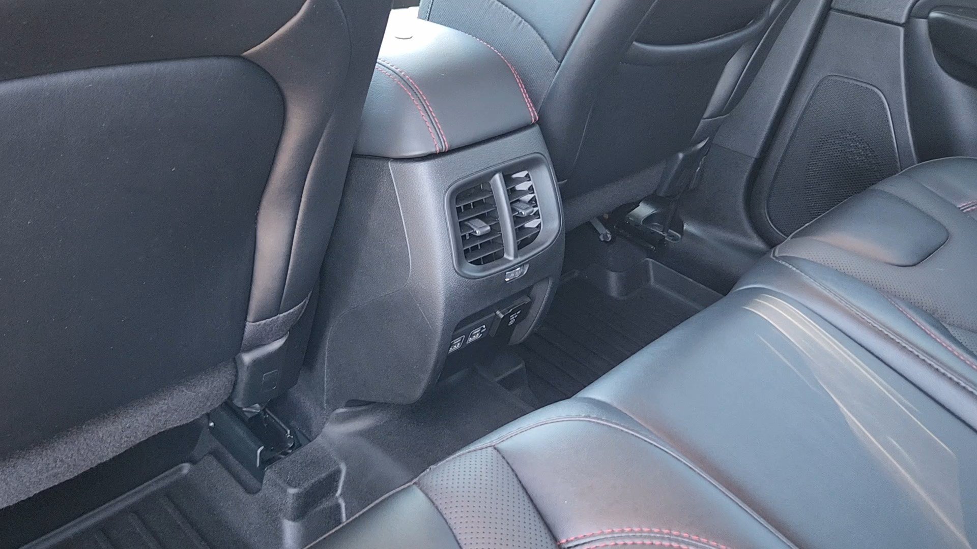 Used 2022 Jeep Cherokee Trailhawk w/ Sound & Nav Group AWD/4WD image 17