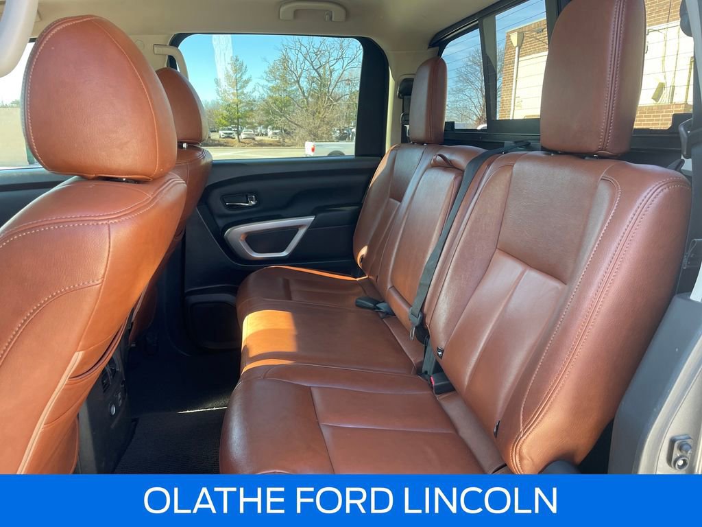Used 2019 Nissan Titan SV w/ SV Convenience Package image 24
