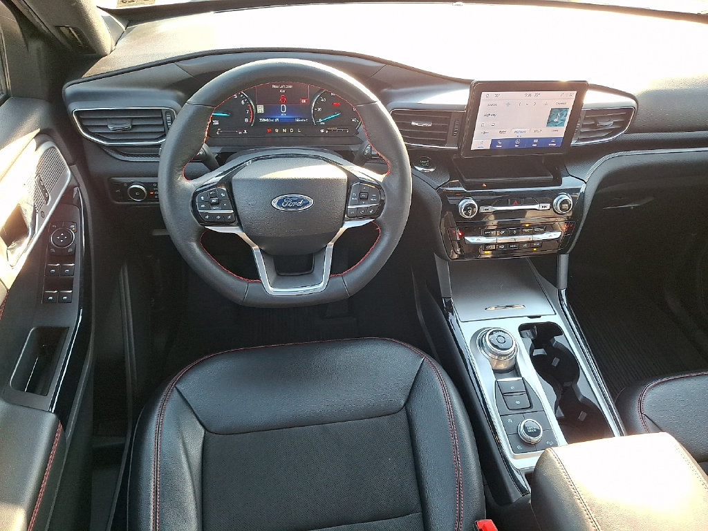 Certified 2024 Ford Explorer ST-Line w/ Class IV Trailer Tow Package AWD/4WD image 2
