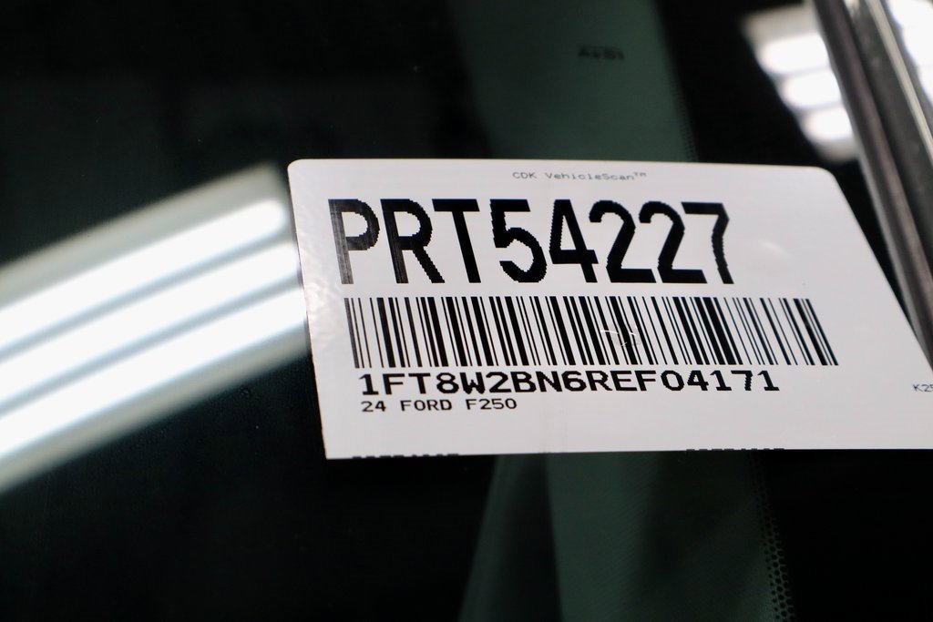 Certified 2024 Ford F250 Lariat w/ Chrome Package image 37