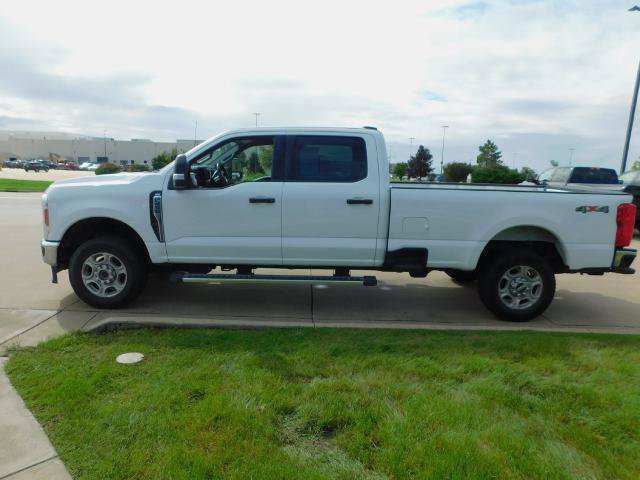 Certified 2025 Ford F250 XLT AWD/4WD image 12
