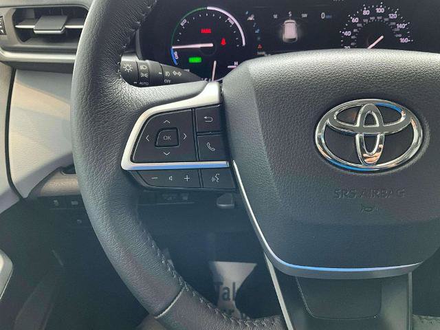 Used 2025 Toyota Sienna XLE FWD image 12