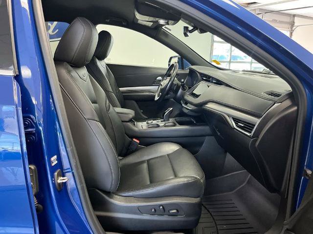 Used 2022 Cadillac XT4 Premium Luxury w/ Safety Alert Package AWD/4WD image 21
