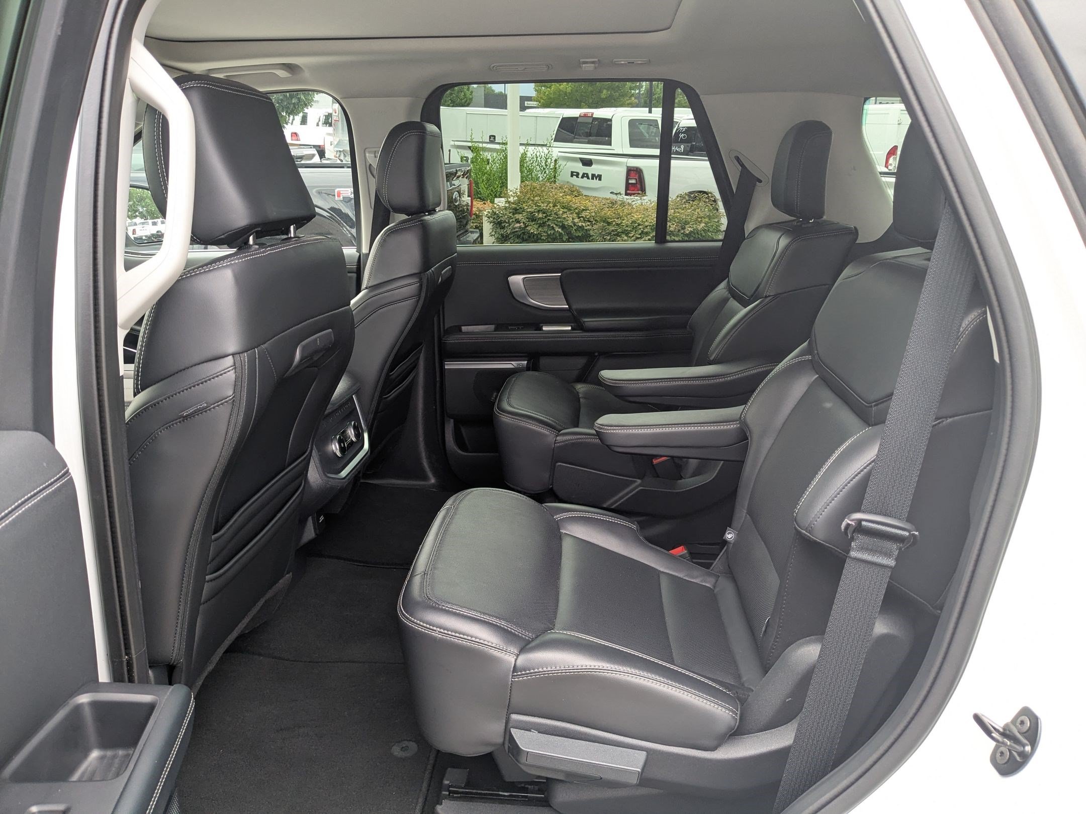 Certified 2025 Ford Expedition Platinum AWD/4WD image 31
