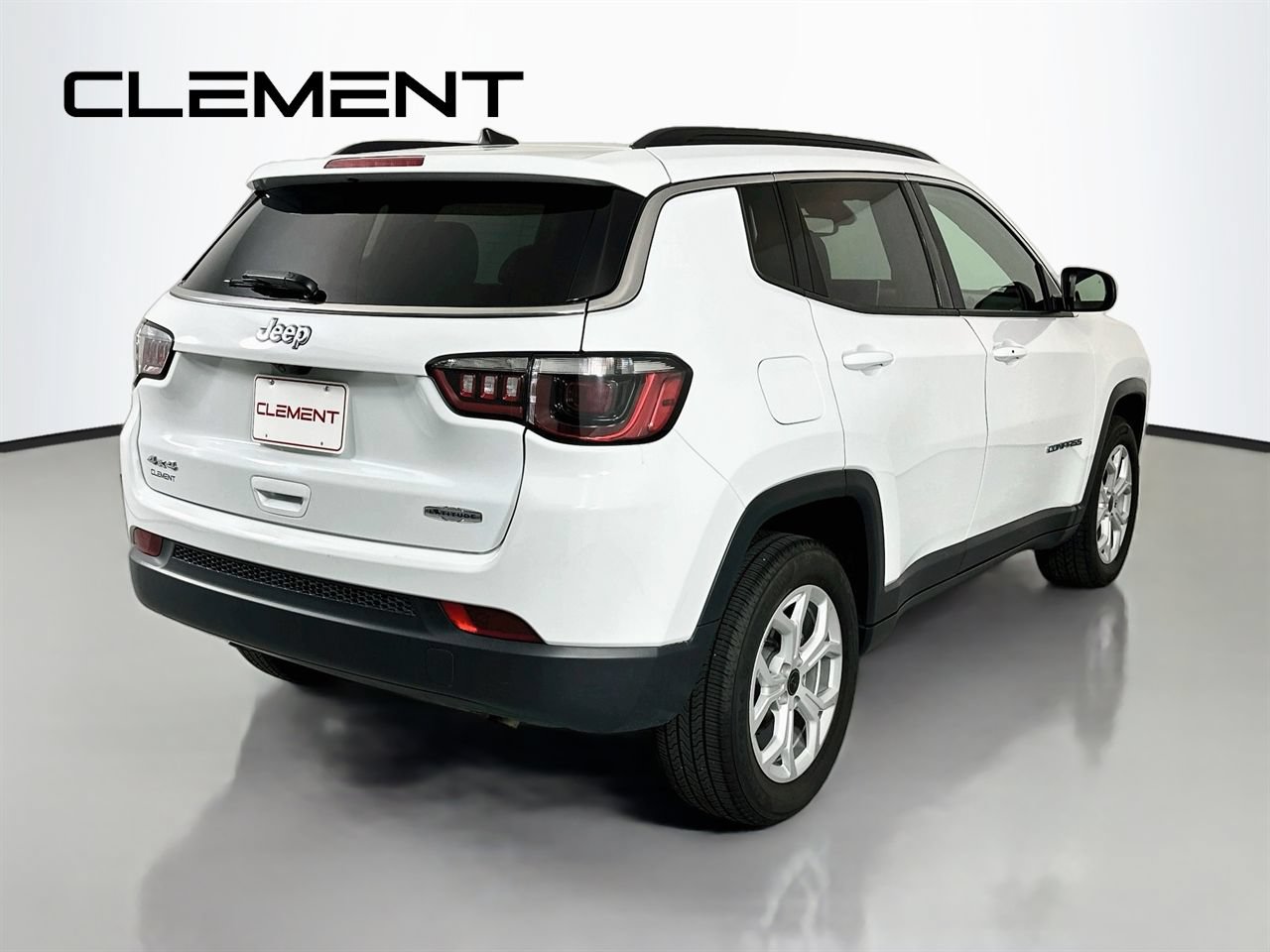 Used 2025 Jeep Compass Latitude AWD/4WD image 7