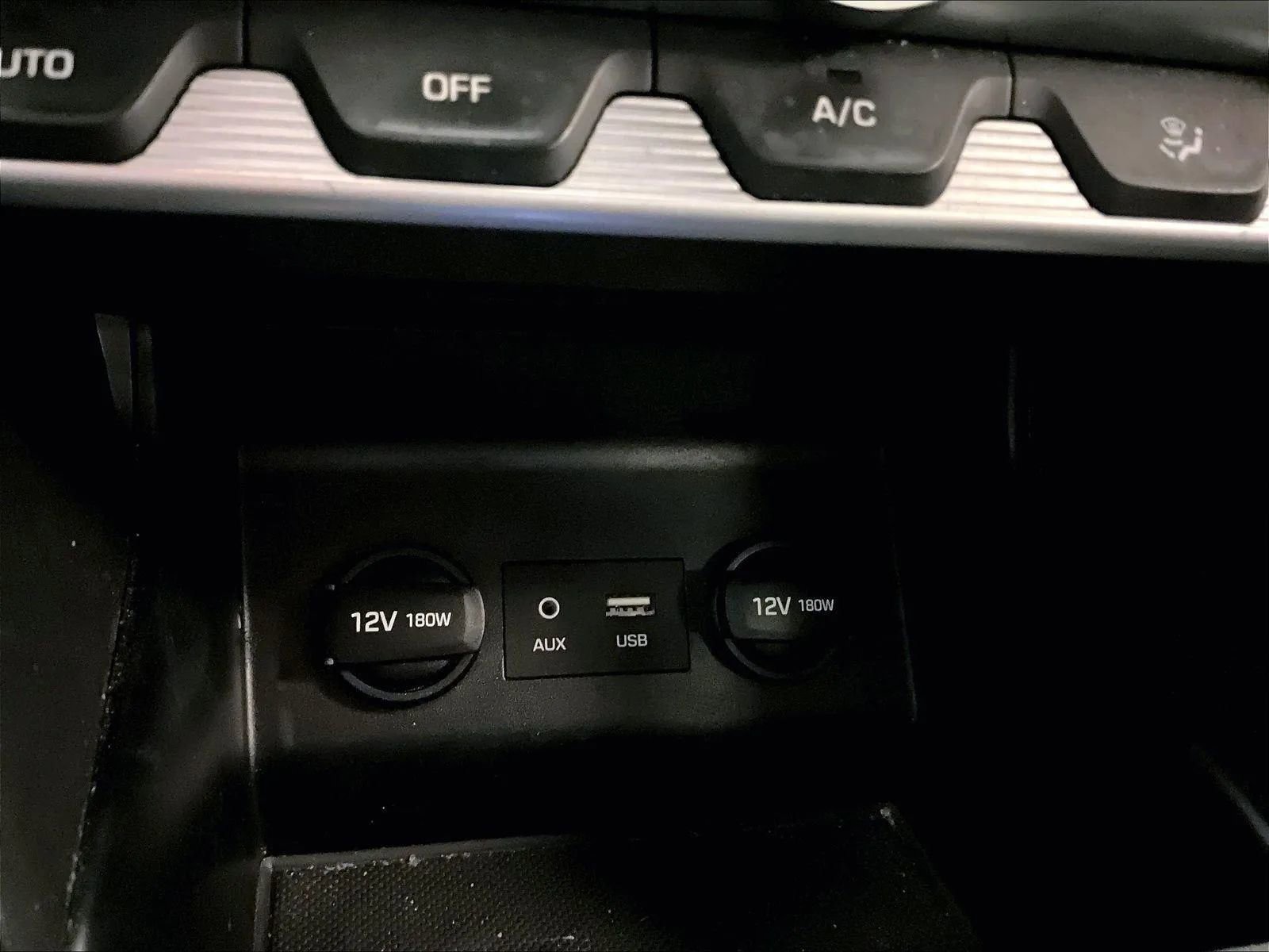 Used 2020 Hyundai Elantra SE w/ Cargo Package (C1) image 31