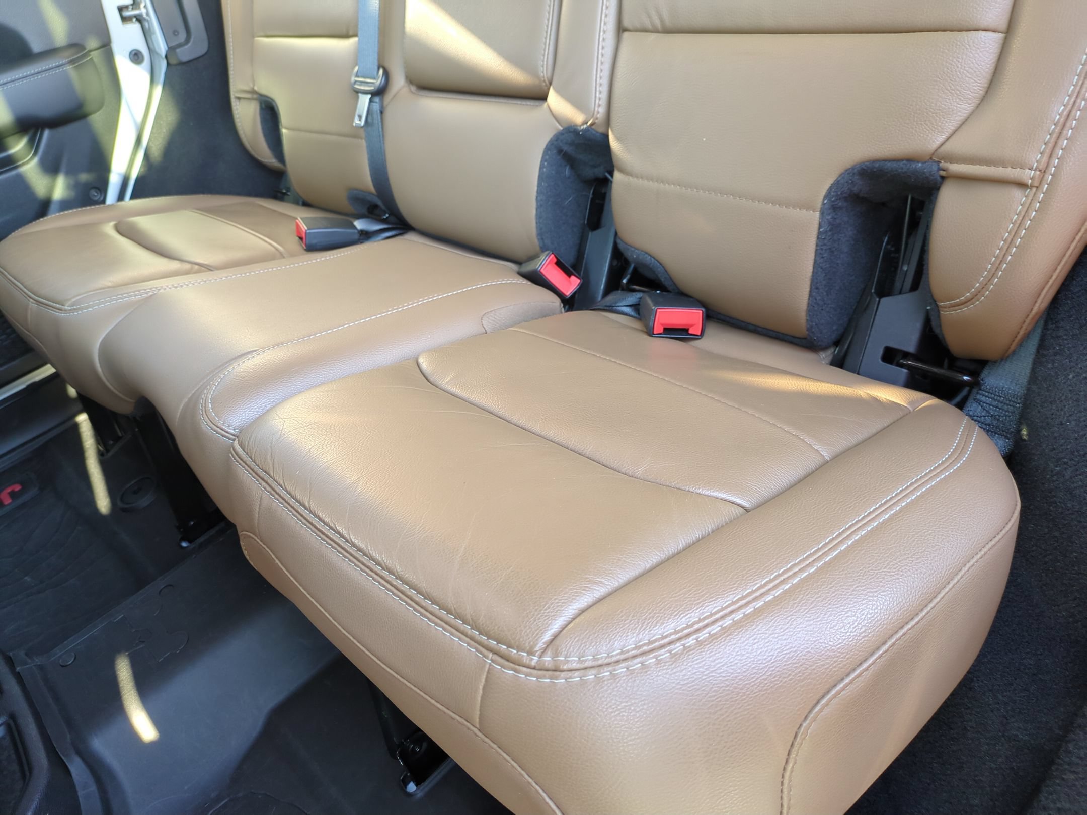 Used 2021 Jeep Wrangler Unlimited Sahara AWD/4WD image 33