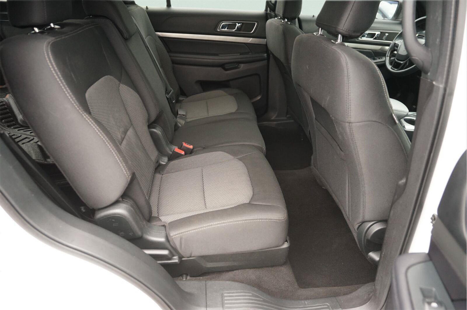 Certified 2019 Ford Explorer XLT w/ Equipment Group 201A FWD image 15