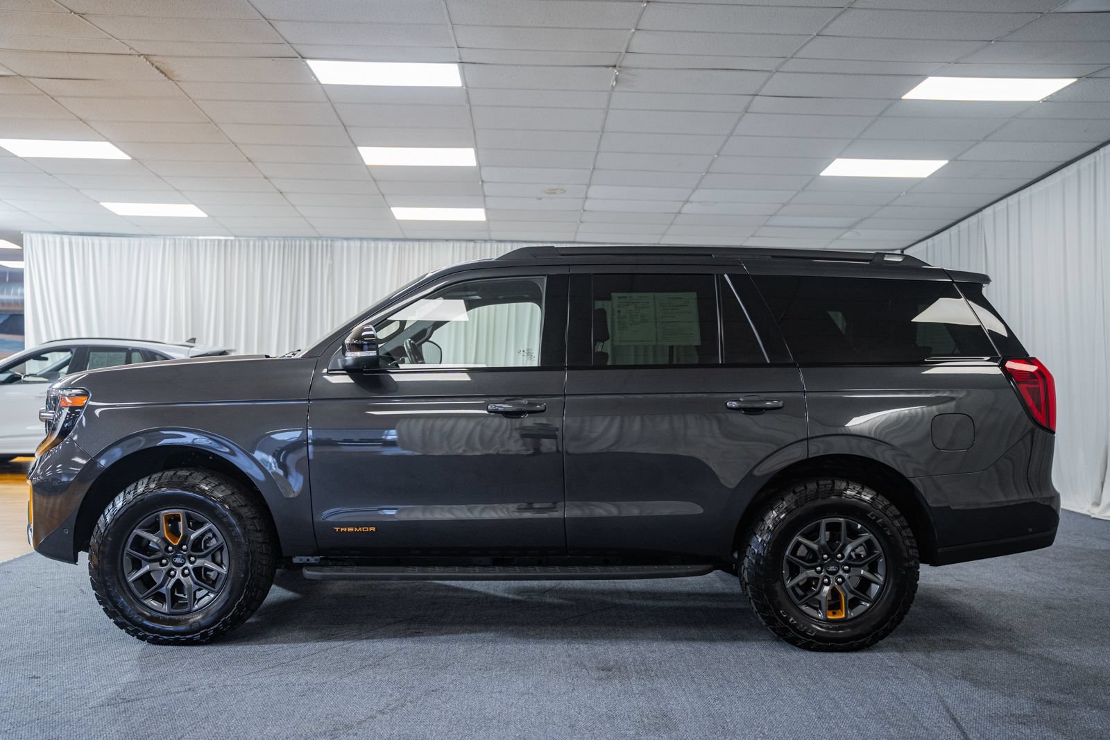 Certified 2025 Ford Expedition Tremor AWD/4WD image 4