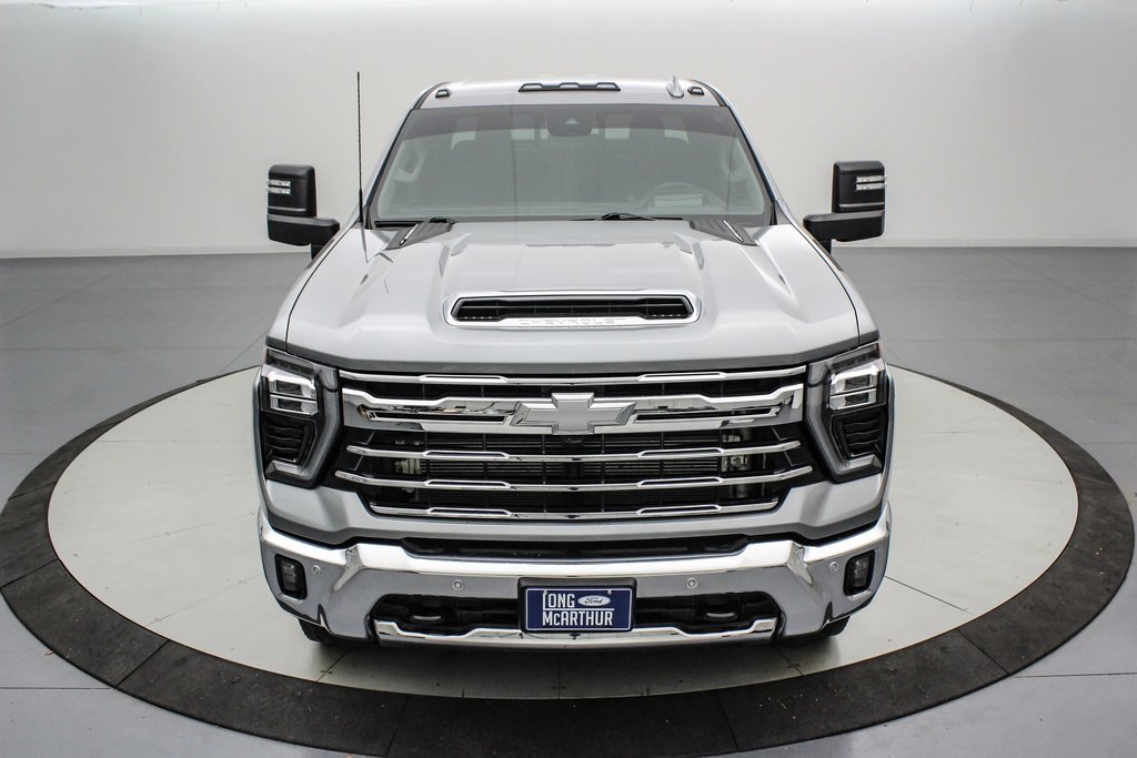 Used 2025 Chevrolet Silverado 3500 LTZ w/ LTZ Plus Package image 10