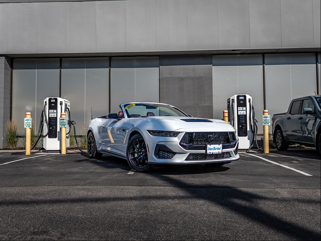 Certified 2025 Ford Mustang GT Premium RWD image 9