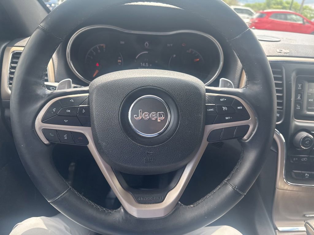 Used 2017 Jeep Grand Cherokee Laredo AWD/4WD image 14
