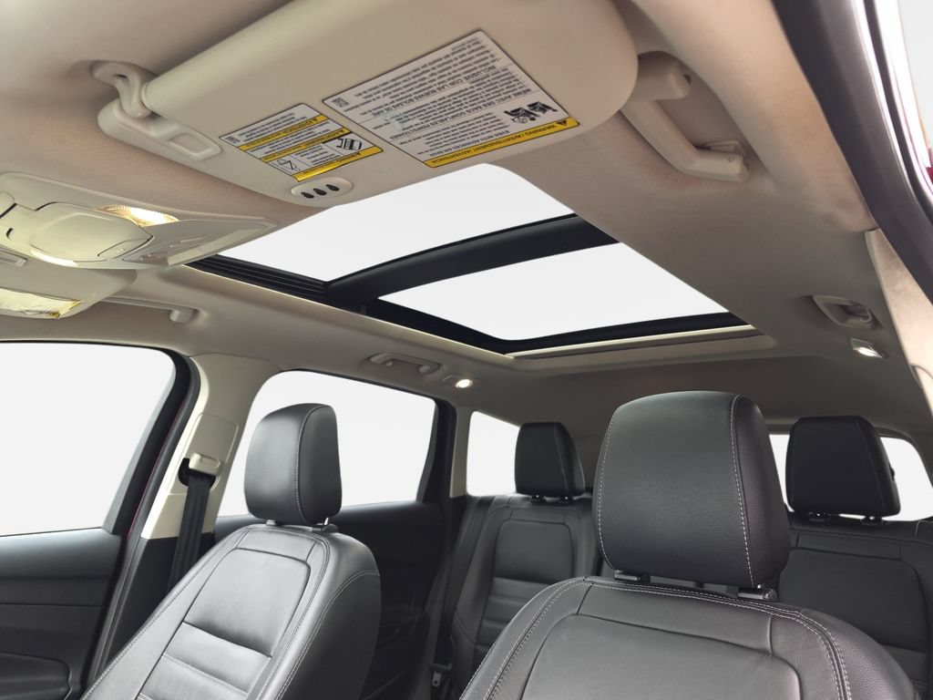 Certified 2018 Ford Escape Titanium AWD/4WD image 28