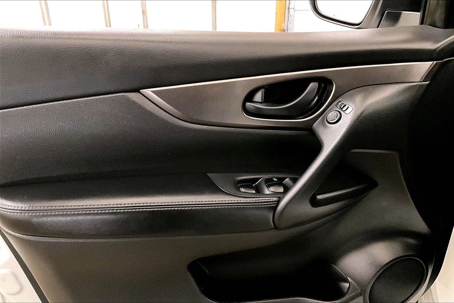 Used 2020 Nissan Rogue Sport S w/ Appearance Package image 22