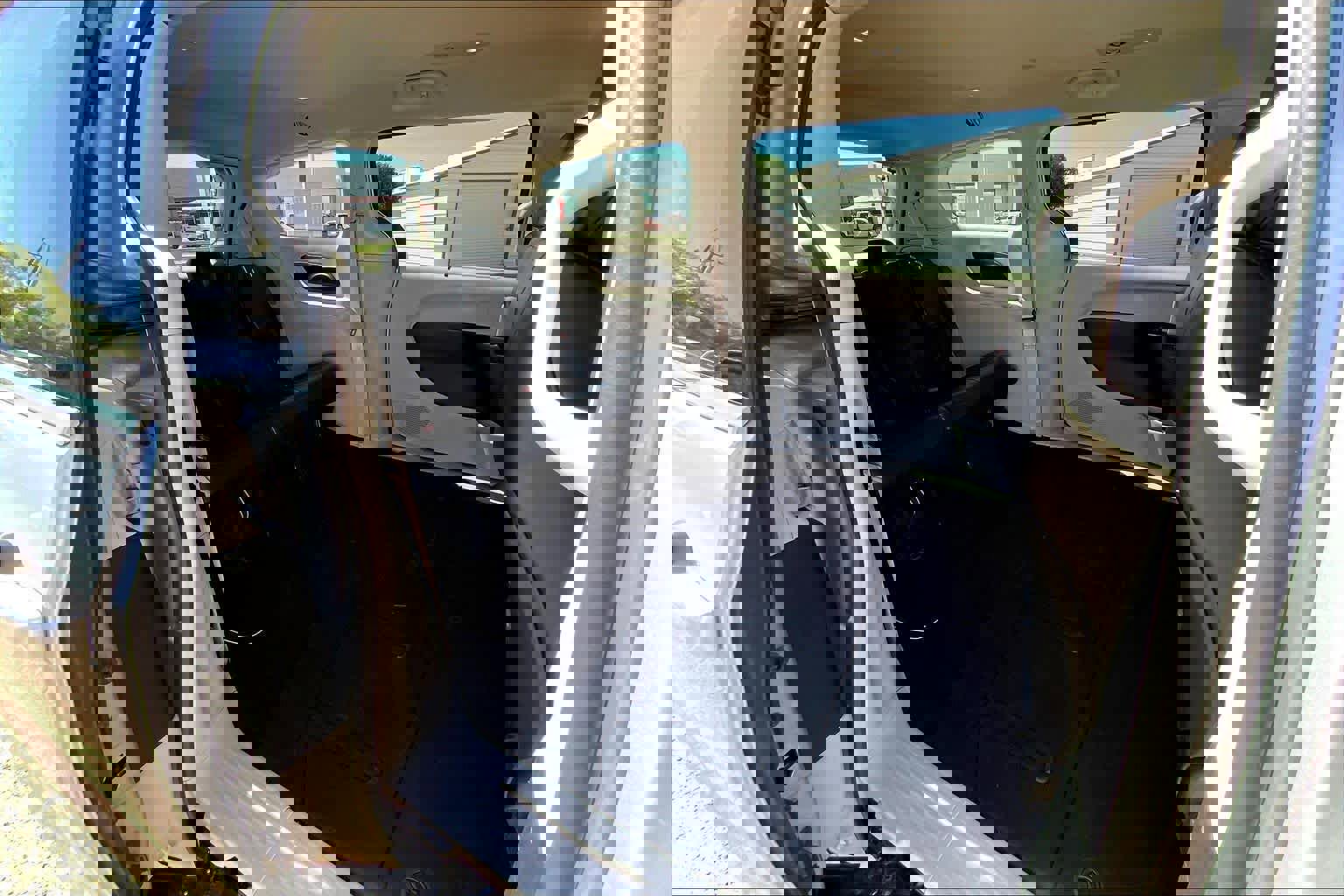 Used 2024 Chrysler Pacifica Touring-L image 20