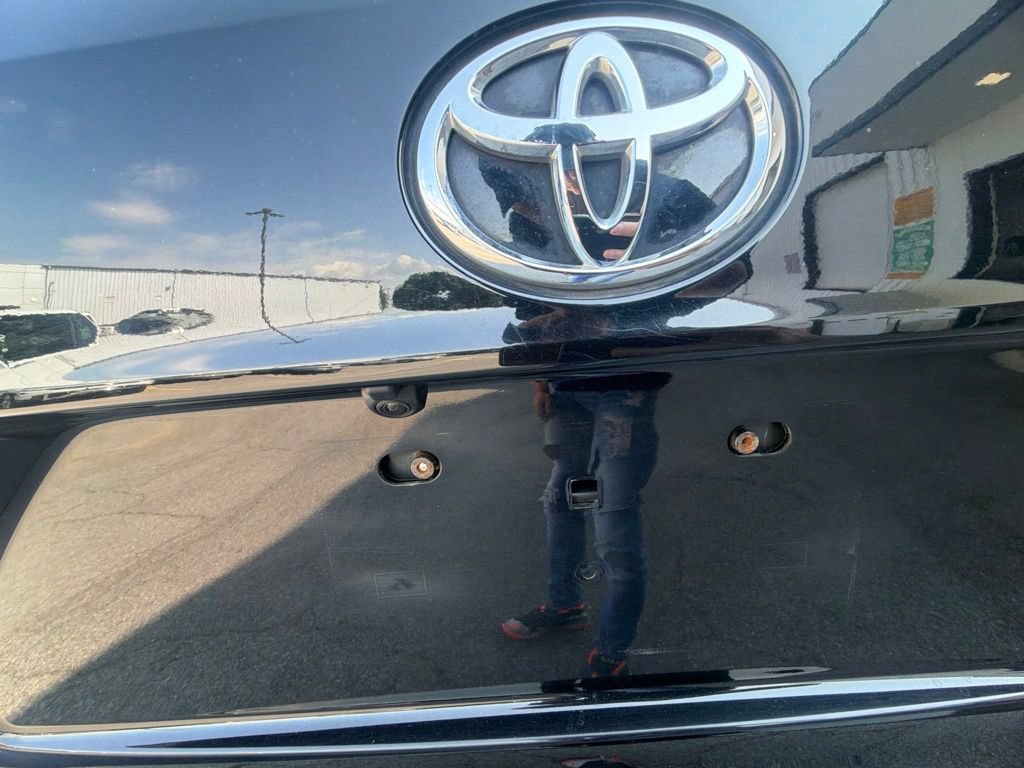 Used 2022 Toyota Highlander XLE AWD/4WD image 45