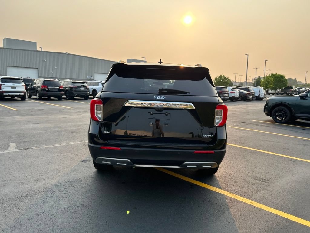 Certified 2023 Ford Explorer XLT w/ Equipment Group 202A AWD/4WD image 8