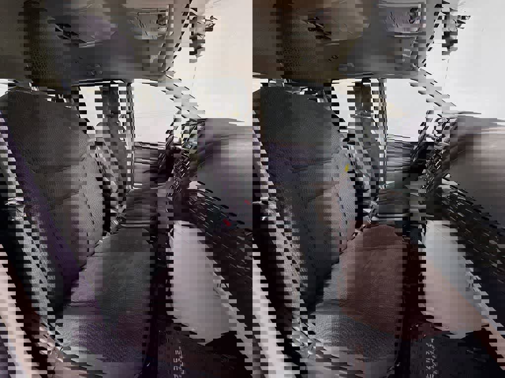 Used 2018 Dodge Grand Caravan SE w/ UConnect Hands-Free Group image 15