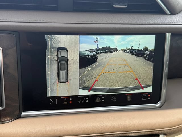 Used 2023 GMC Yukon XL Denali AWD/4WD image 16