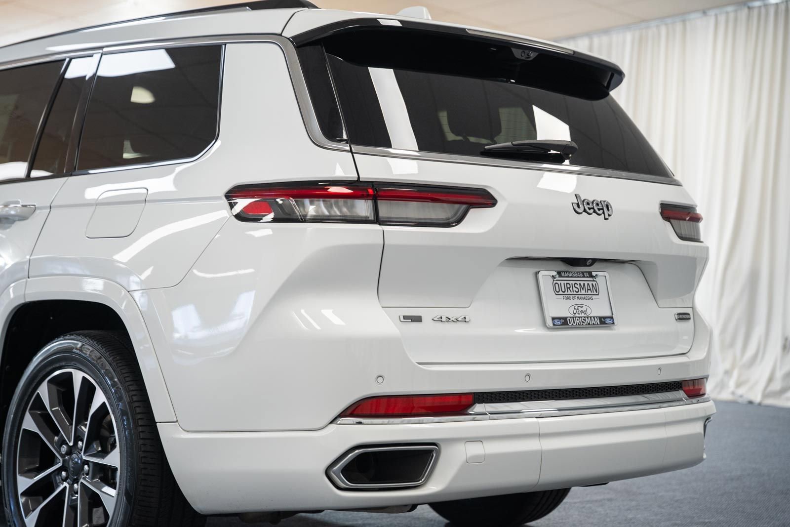 Used 2021 Jeep Grand Cherokee L Overland w/ Advanced Protech Group III AWD/4WD image 5