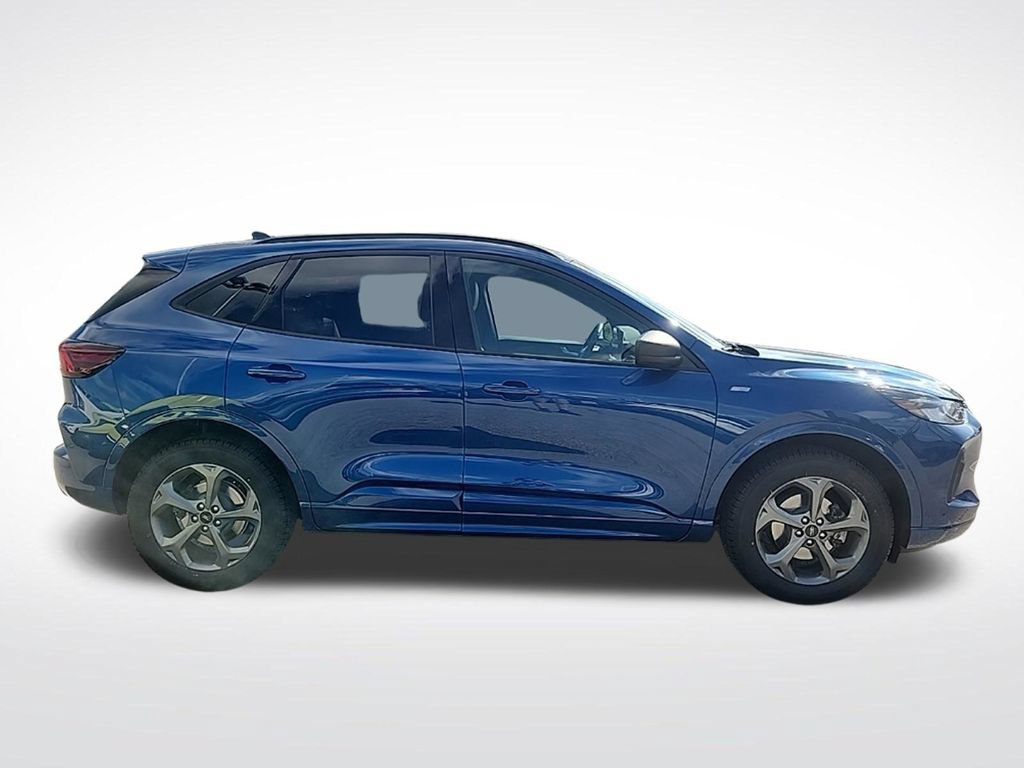 Certified 2023 Ford Escape ST-Line w/ Tech Pack #1 AWD/4WD image 9
