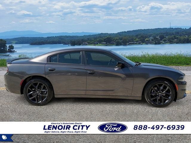 Used 2022 Dodge Charger SXT w/ Blacktop Package image 6