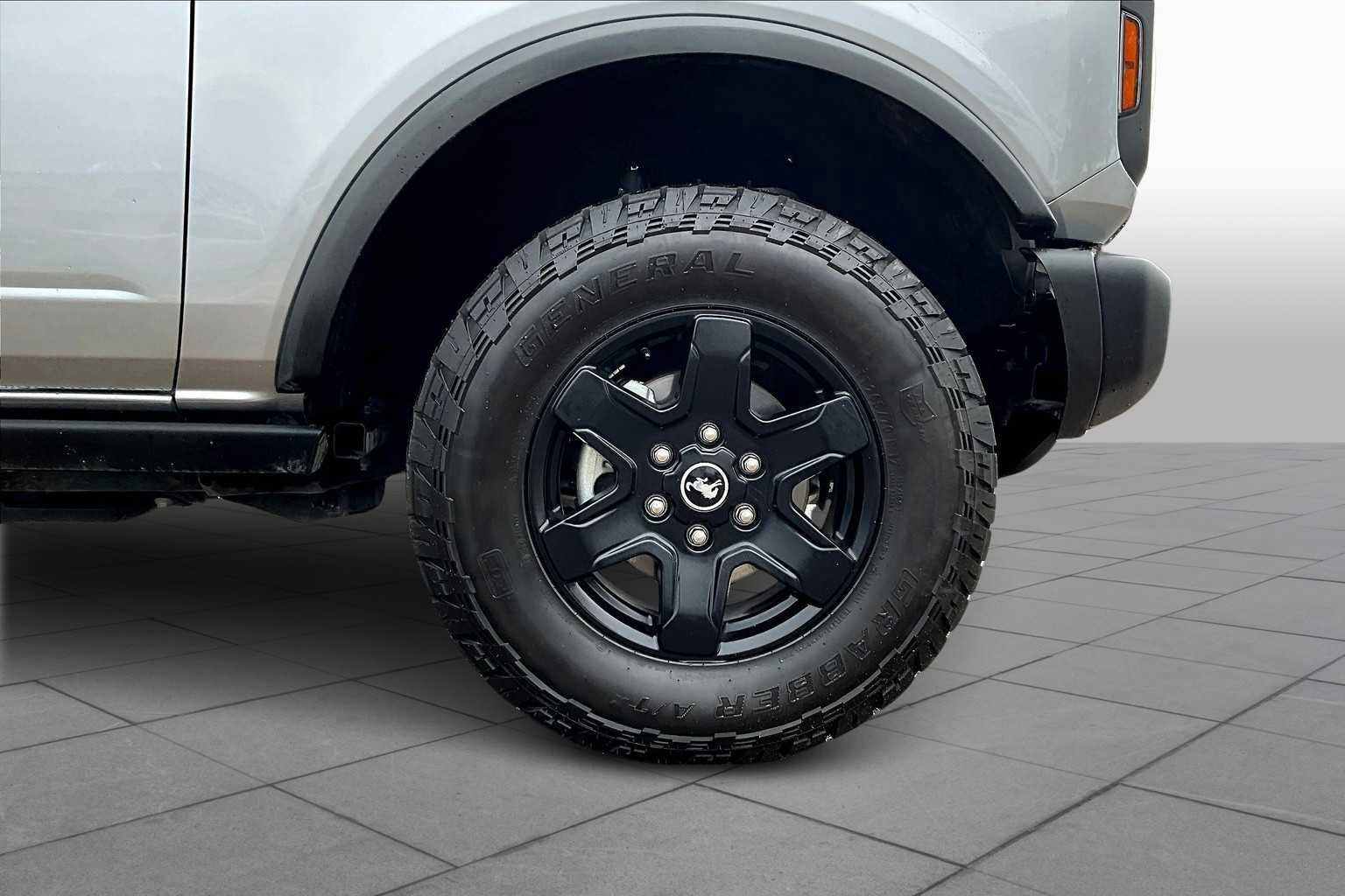 Certified 2024 Ford Bronco Black Diamond image 11