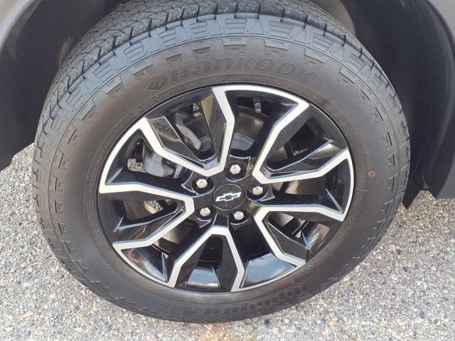 Used 2024 Chevrolet TrailBlazer ACTIV w/ Convenience Package AWD/4WD image 29