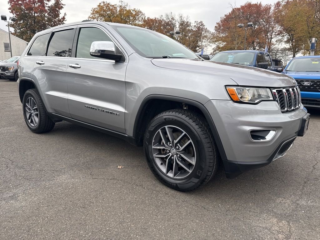 Used 2018 Jeep Grand Cherokee Limited image 3