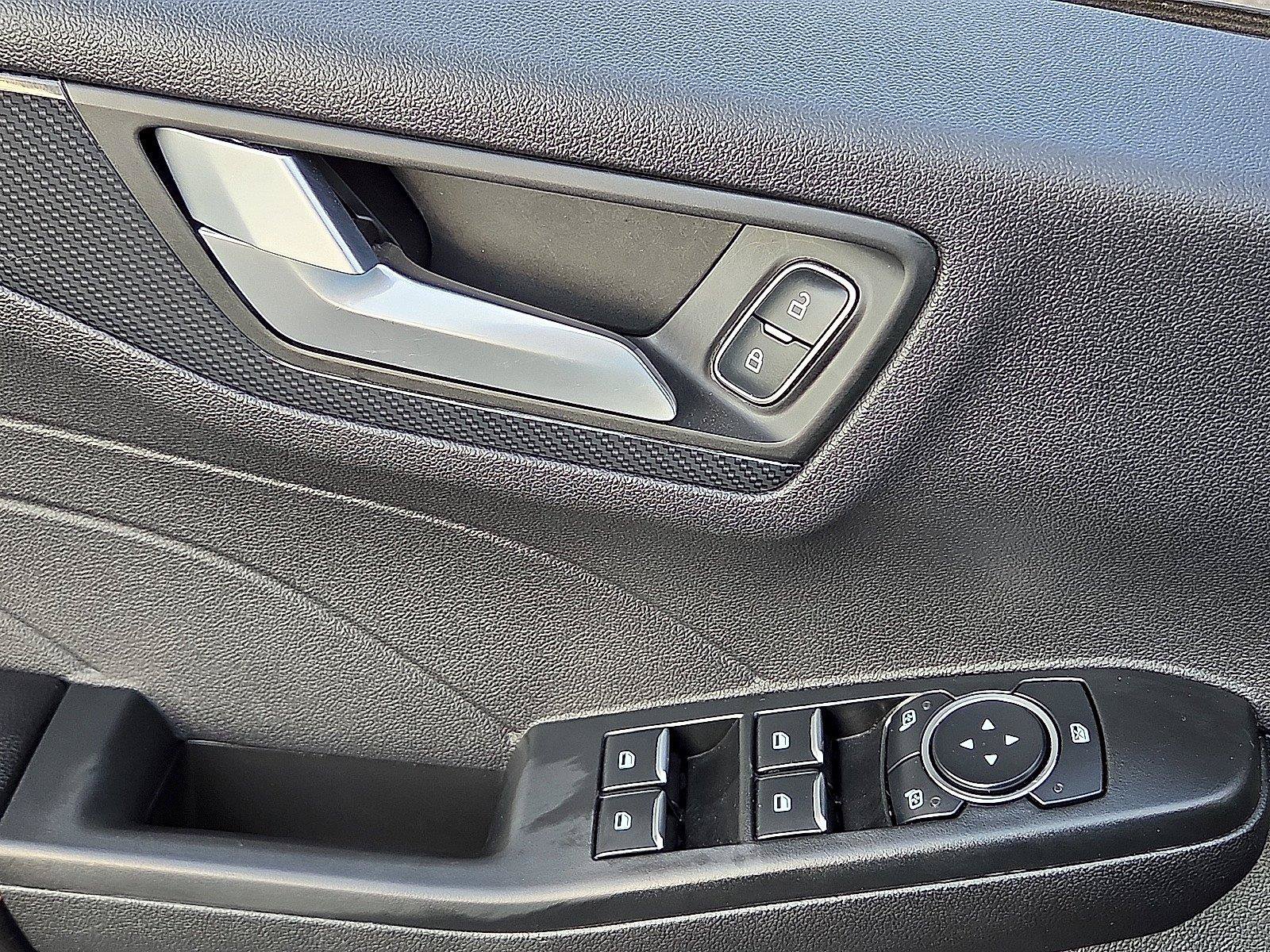 Certified 2025 Ford Escape ST-Line FWD image 25
