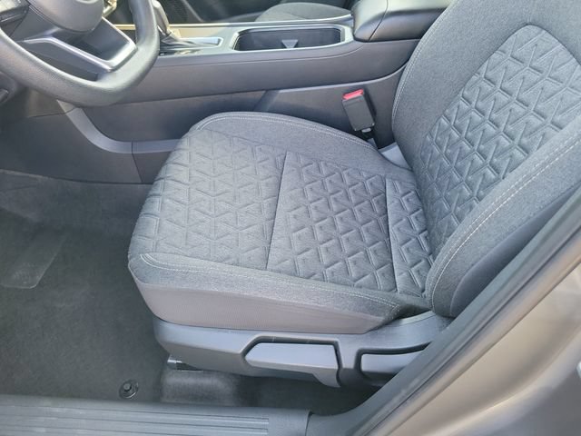 Used 2025 Nissan Kicks SV w/ Charging Package FWD image 18