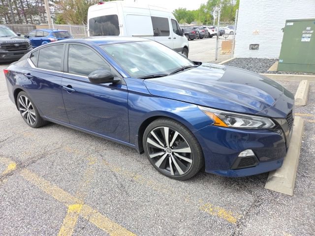 Used 2022 Nissan Altima 2.5 SR FWD image 1