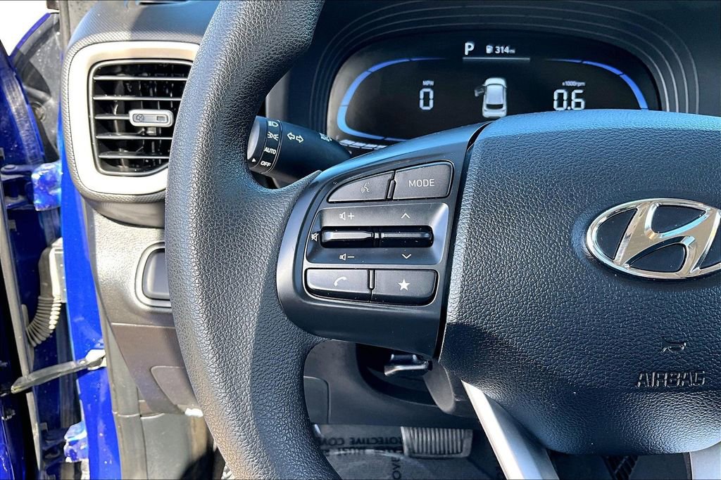 Used 2024 Hyundai Venue SE FWD image 18