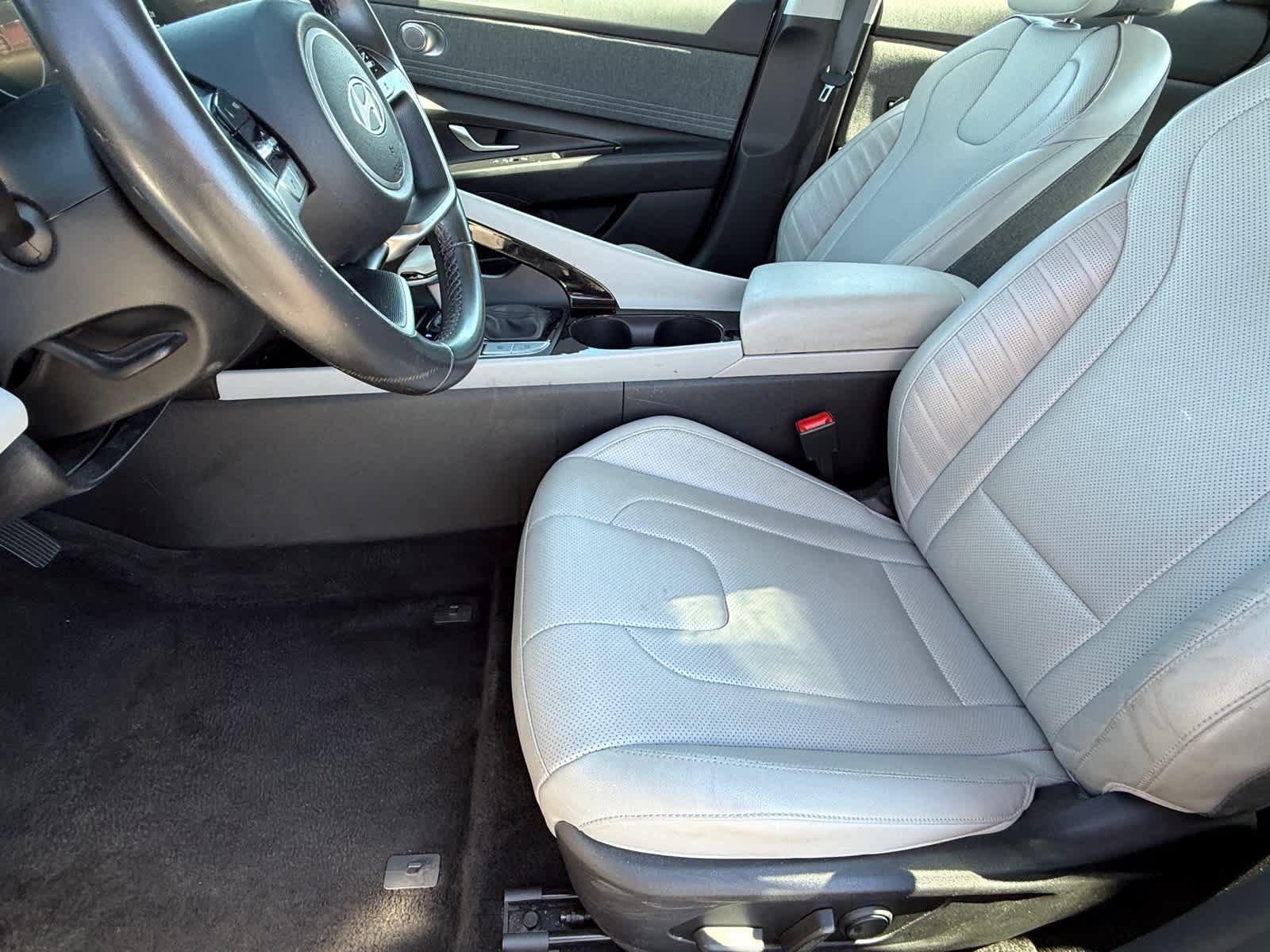 Used 2024 Hyundai Elantra Limited FWD image 13